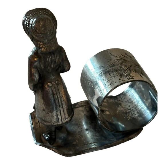 ANTIQUE AURORA S.P. MFG & CO. SILVERPLATE NAPKIN RING HOLDER 45 Victorian Girl - Picture 3 of 9